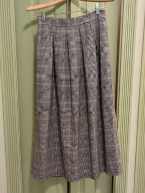 PAZZO Gray Plaid Midi Skirt with Pleats